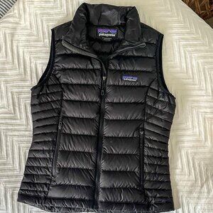 Patagonia Women's Down Vest Size Small Black New Without Tags